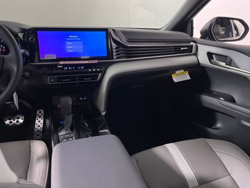 New 2026 Toyota Camry SE image 15