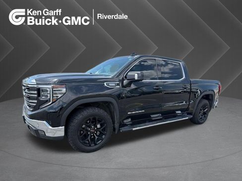 Used 2022 GMC Sierra 1500 SLT w/ SLT Premium Plus Package AWD/4WD image 1