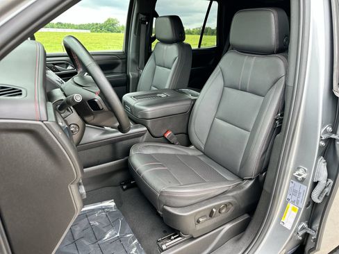Used 2024 Chevrolet Tahoe RST w/ Luxury Package AWD/4WD image 11