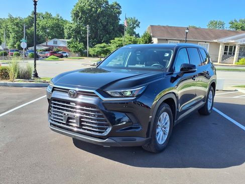 Certified 2025 Toyota Grand Highlander FWD image 30