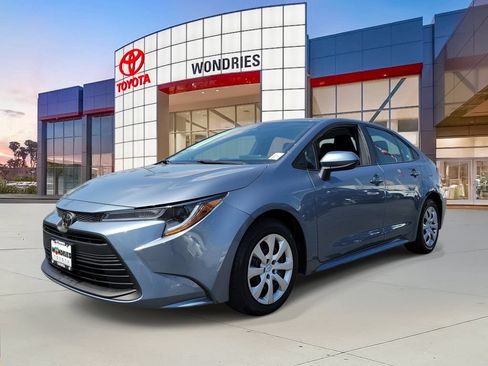 Used 2024 Toyota Corolla LE FWD image 2