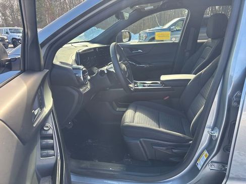 Used 2025 Chevrolet Equinox LT w/ Safety and Technology Package AWD/4WD image 27