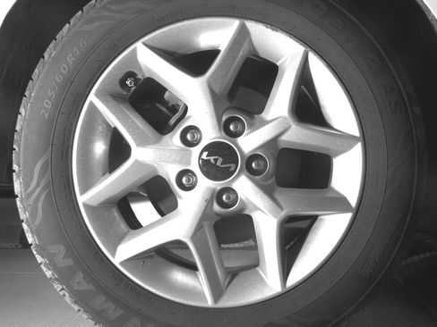 Used 2025 Kia Soul LX w/ LX Technology Package image 15