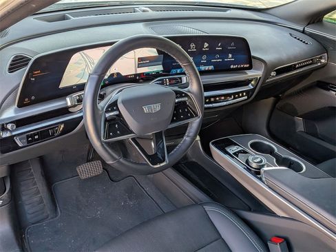 Used 2025 Cadillac Lyriq Sport image 9