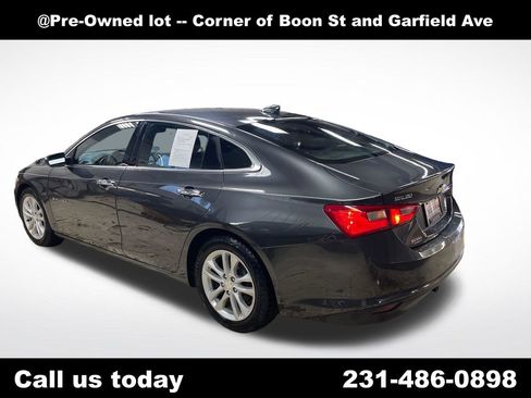 Used 2016 Chevrolet Malibu LT FWD image 3