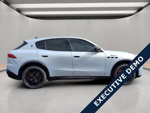 New 2025 Maserati Grecale Modena image 8