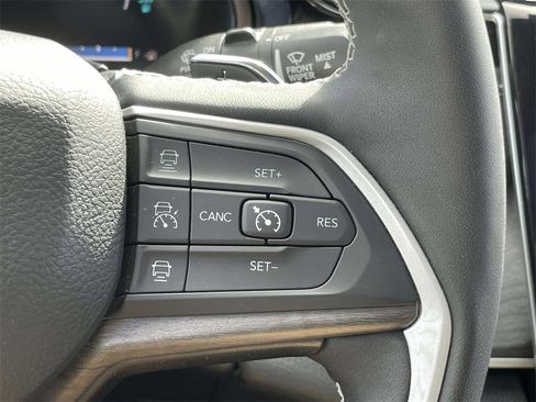 Used 2022 Jeep Grand Cherokee Limited 4xe image 23