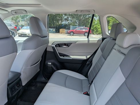 Used 2022 Toyota RAV4 XLE Premium FWD image 14