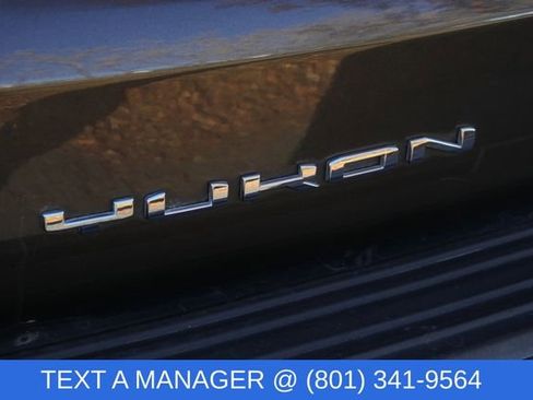 Used 2021 GMC Yukon XL SLT image 8