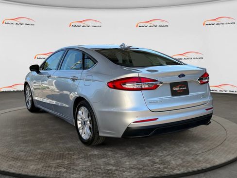 Used 2019 Ford Fusion SE FWD image 8