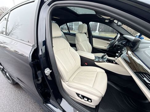 Used 2021 BMW M550i xDrive image 27