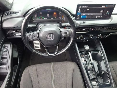 Used 2024 Honda Accord Sport image 11