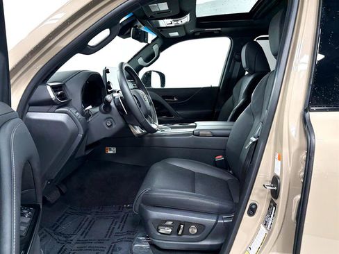 New 2025 Lexus LX 700h Overtrail image 4