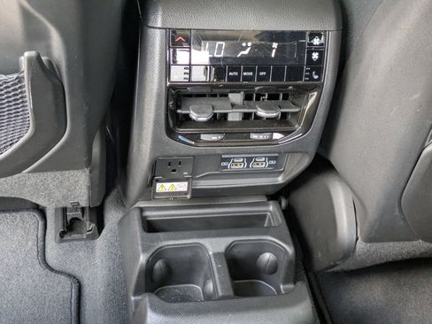 Used 2023 Jeep Grand Cherokee L Limited AWD/4WD image 29
