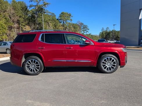 Used 2021 GMC Acadia Denali w/ Denali Technology Package image 3