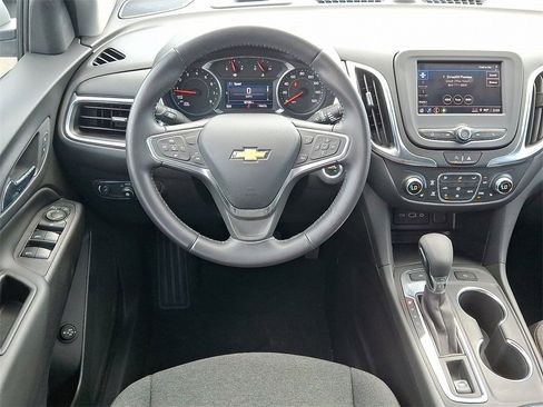 Used 2022 Chevrolet Equinox LT image 11
