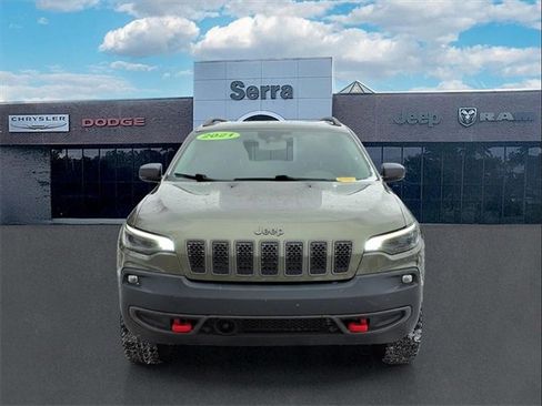 Used 2021 Jeep Cherokee Trailhawk image 2