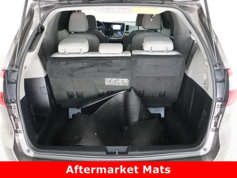 Used 2015 Toyota Sienna Limited Premium image 39