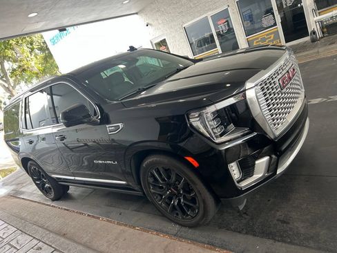 Used 2023 GMC Yukon Denali w/ Denali Reserve Package AWD/4WD image 3