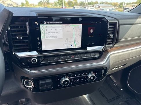 Used 2025 GMC Sierra 1500 SLT image 10