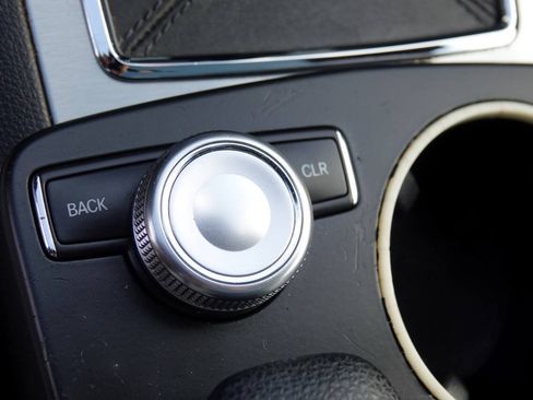 Used 2010 Mercedes-Benz C 300 Sedan image 62
