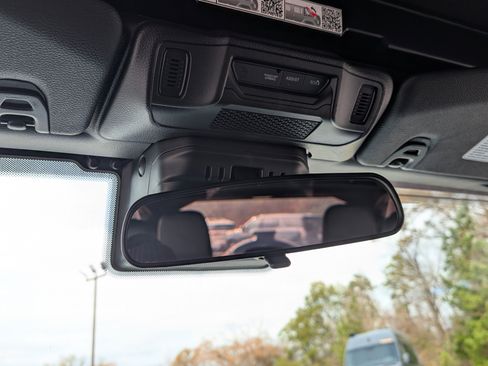 Used 2024 Jeep Wrangler Rubicon w/ Convenience Group image 28