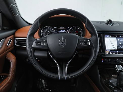 Certified 2022 Maserati Levante GT image 17