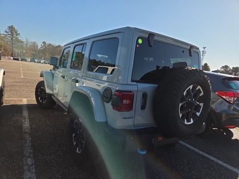 Used 2024 Jeep Wrangler Unlimited Rubicon 4xe image 4
