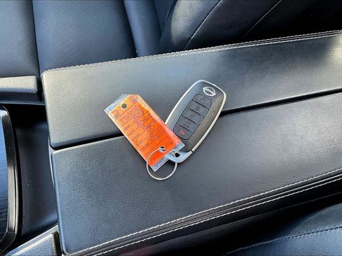 Used 2023 Nissan Rogue SV w/ SV Premium Package image 11