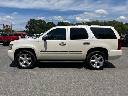 Used 2014 Chevrolet Tahoe LTZ RWD image 3