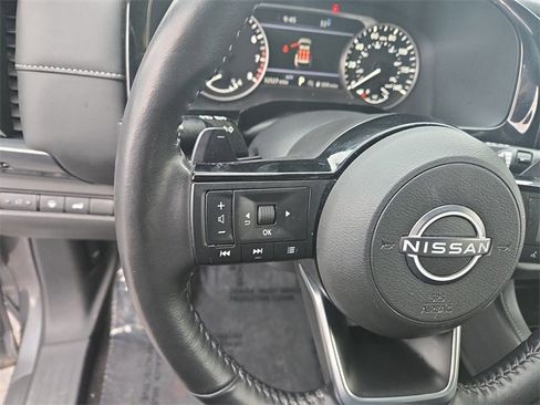 Certified 2025 Nissan Pathfinder SL image 9