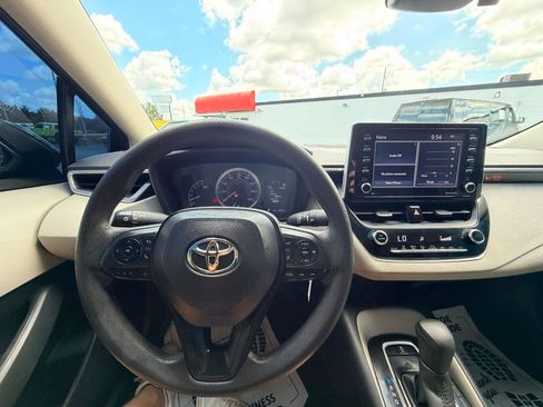 Used 2021 Toyota Corolla LE FWD image 14