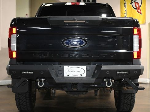 Used 2019 Ford F250 Lariat w/ Lariat Ultimate Package image 2