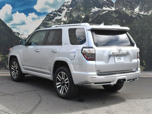Certified 2022 Toyota 4Runner Limited AWD/4WD image 9