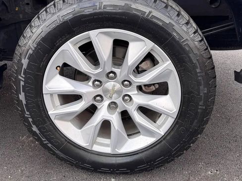 Used 2020 Chevrolet Silverado 1500 Custom w/ Custom Value Package image 7