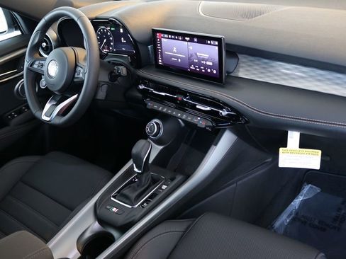 New 2025 Alfa Romeo Tonale w/ Premium Package image 38