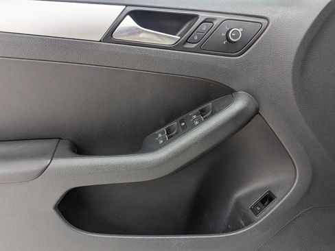 Used 2013 Volkswagen Jetta GLI Autobahn image 12