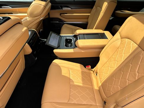 Certified 2025 Jeep Grand Wagoneer Series III w/ Quick Order Packagew 28T AWD/4WD image 24