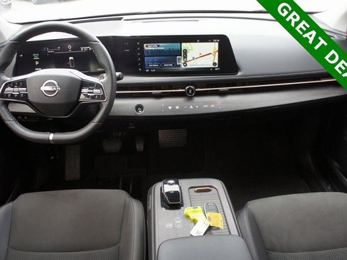 Used 2023 Nissan Ariya AWD image 12