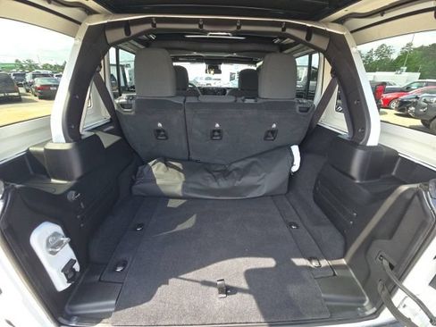 Used 2025 Jeep Wrangler Unlimited Sport AWD/4WD image 13
