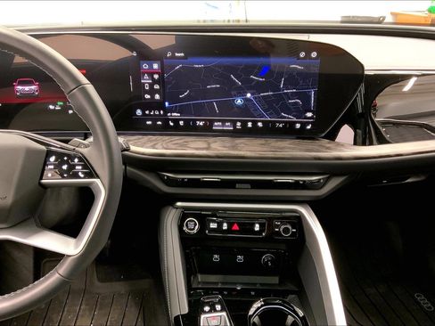 Certified 2025 Audi Q5 2.0T Premium Plus w/ Premium Plus image 5