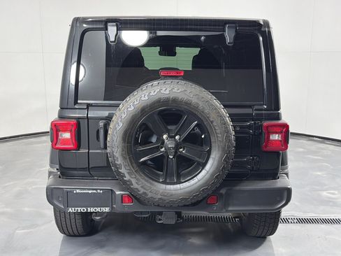 Used 2021 Jeep Wrangler Unlimited Sahara AWD/4WD image 6