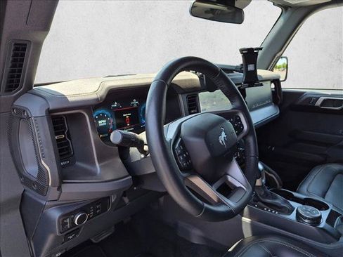 Used 2025 Ford Bronco Badlands AWD/4WD image 10