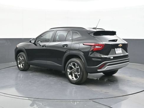 New 2026 Chevrolet Trax LT w/ LT Convenience Package FWD image 7