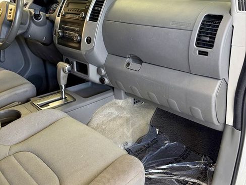 Used 2016 Nissan Frontier S image 11