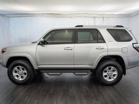 Used 2019 Toyota 4Runner SR5 RWD image 7