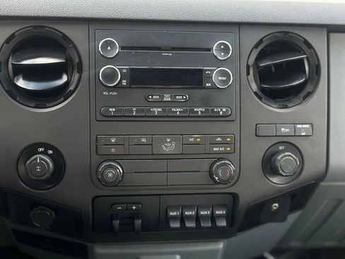 Used 2015 Ford F250 XL w/ Power Equipment Group image 6