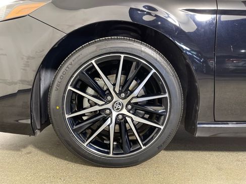 Used 2022 Toyota Camry SE w/ Convenience Package image 11