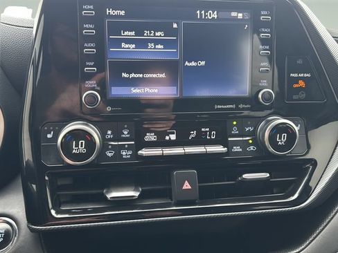Used 2022 Toyota Highlander XSE FWD image 23