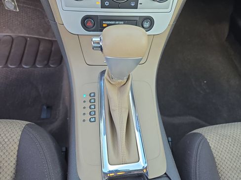 Used 2010 Chevrolet Malibu LT FWD image 17